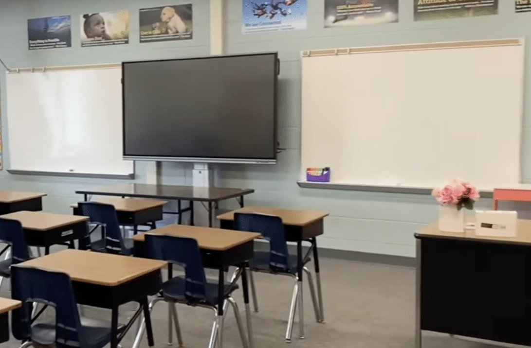 Classroom Setup LGQueen Youtube Screen Grab